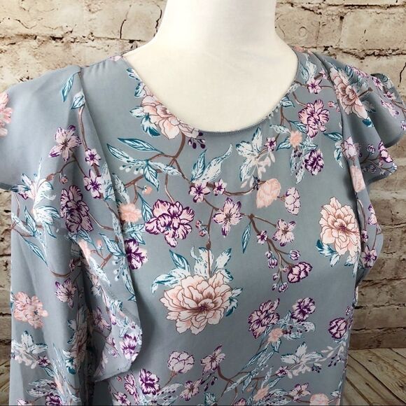 Lush floral flutter blouse keyhole back - Picture 3 of 5
